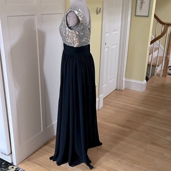 SOIEBLU Silver Sequin Navy Blue Chiffon Formal Metallic V-neckline Dress NWOT - Picture 8 of 9